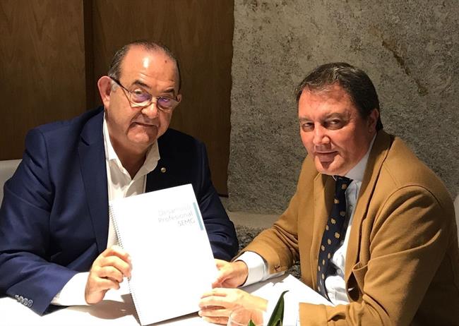 Presidente de SEMG, Antonio Fernández-Pro , y el presidente de la AEU, Manuel | SEMG ep presidentesemg antonio fernandez-pro ypresidentela aeu manuel