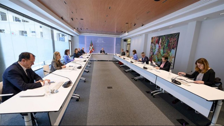 ep reunion convocada por el lehendakari inigo urkullucon los lideres de los partidos politicos
