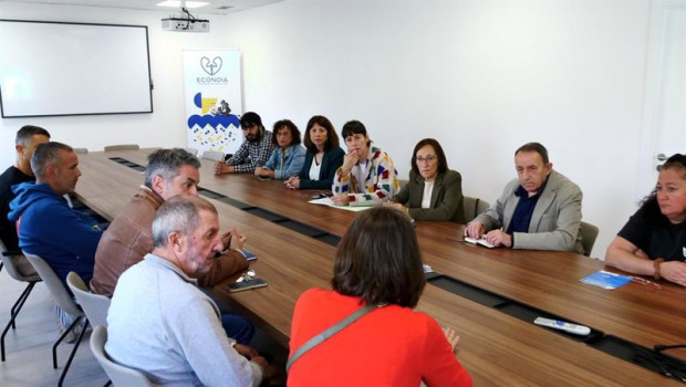 ep reunion de la lider del bng ana ponton con la cofradia de noia