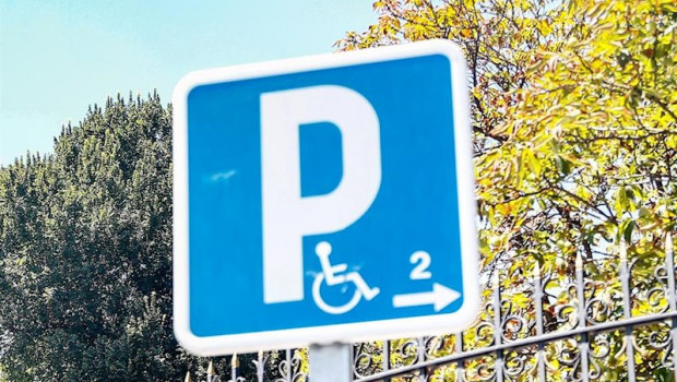 ep senal de aparcamiento reservado a personas con movilidad reducida