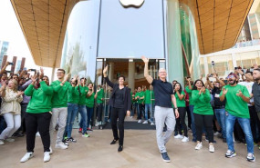 ep tim cook inaugura la primera apple store en india