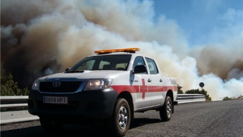 Un coche de Cruz Roja Española del operativo desplegado en el incendio de Gran Canaria | CRUZ ROJA ESPAÑOLA ep un cochecruz roja espanolaoperativo desplegadoincendiogran canaria