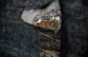 ep un obrero trabaja en el forjado de una obra a 23 de marzo de 2022 en madrid