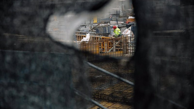 ep un obrero trabaja en el forjado de una obra a 23 de marzo de 2022 en madrid
