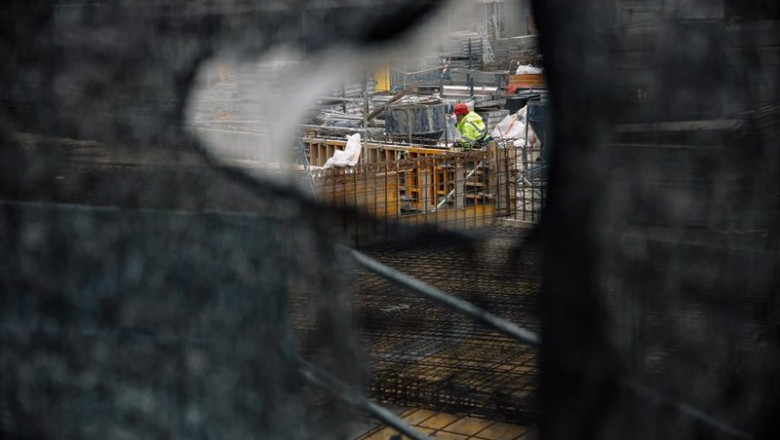 ep un obrero trabaja en el forjado de una obra a 23 de marzo de 2022 en madrid