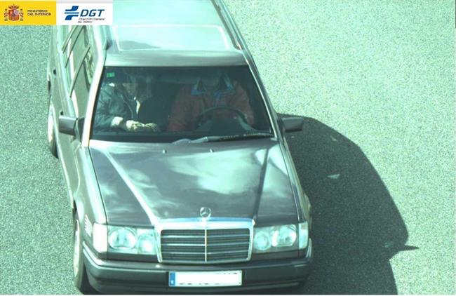 Vehículo captado con las cámaras de la DGT cuyo ocupante no llevaba cinturón | DGT ep vehiculo captadolas camarasla dgt cuyo ocupantellevaba cinturon