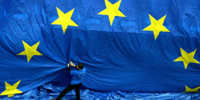 europe zone euro commission europeenne bruxelles drapeau etoiles flag 20211027104624 europe zone euro commission europeenne bruxelles drapeau etoiles flag 20211027104624