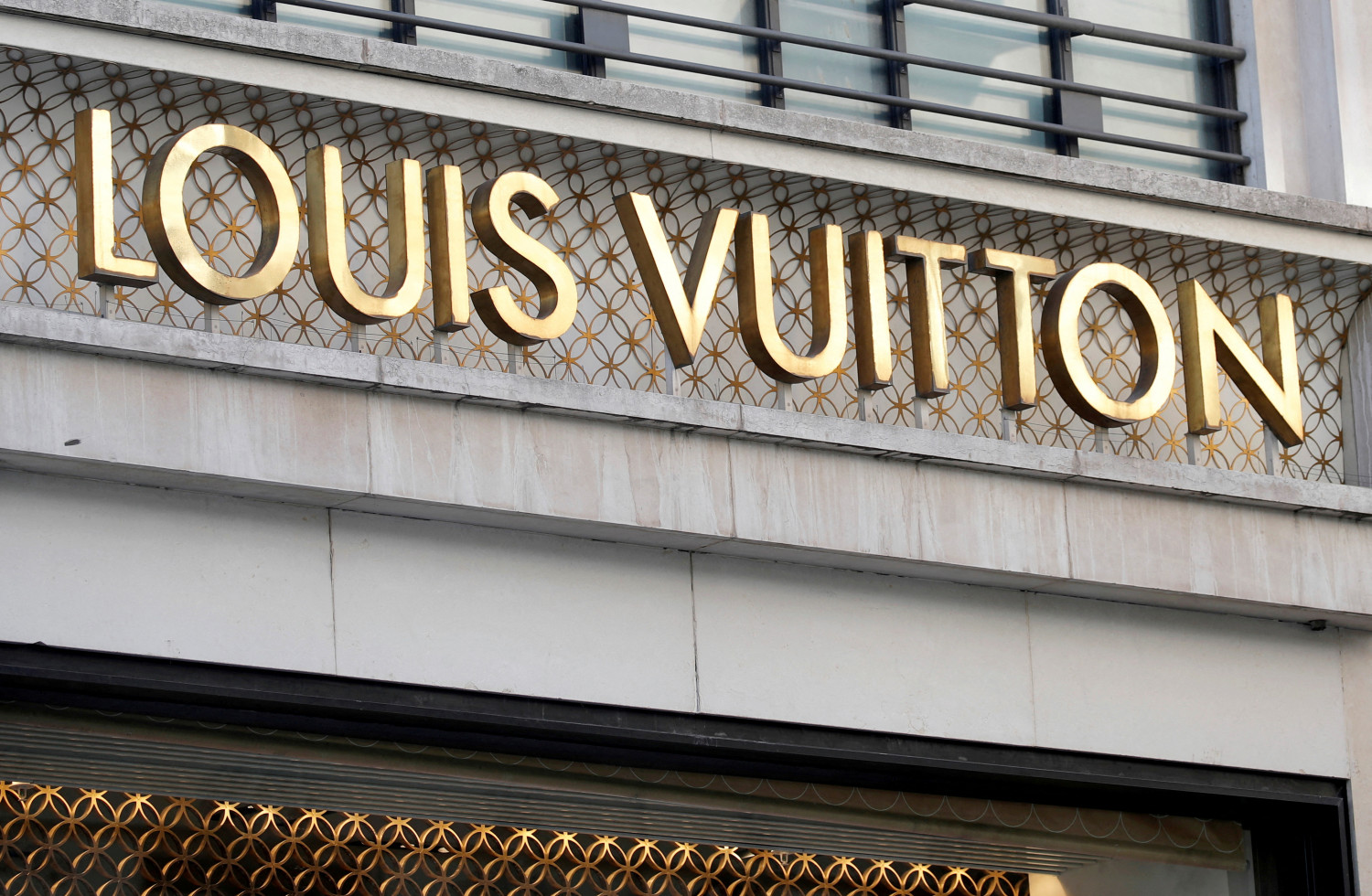 Louis Vuitton negocia la entrada en el capital de Tous tras valorarla en  500 millones