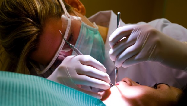 dentista mujer dientes