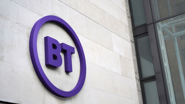 dl bt british telecom telecommunications telecoms utilities broadband mobile internet 5g head office london sign ftse 100 min