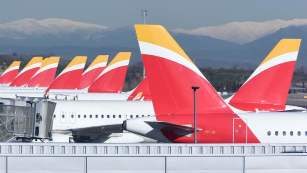 ep archivo   aviones aparcados en las pistas en el aeropuerto adolfo suarez madrid barajas a 8 de