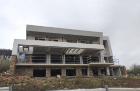 ep archivo   chalet en obras en la falda del naranco