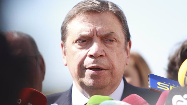 ep archivo el ministro de agricultura pesca y alimentacion luis planas atiende a los medios de ep archivo el ministro de agricultura pesca y alimentacion luis planas atiende a los medios de