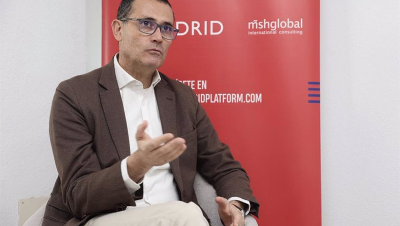 ep archivo el presidente de madrid platform carlos morales interviene durante la firma de un ep archivo el presidente de madrid platform carlos morales interviene durante la firma de un