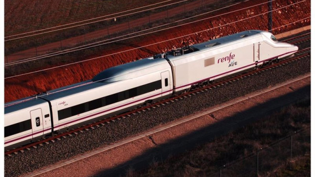 ep archivo   imagen de archivo de un tren ave de renfe