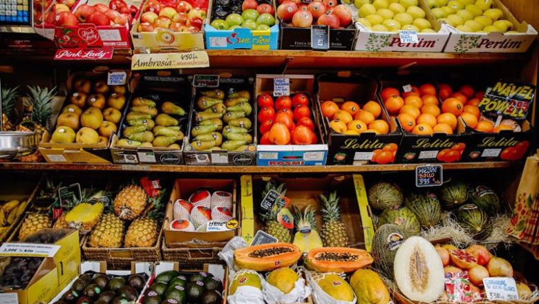 ep archivo piezas de frutas y hortalizas en una fruteria ep archivo piezas de frutas y hortalizas en una fruteria