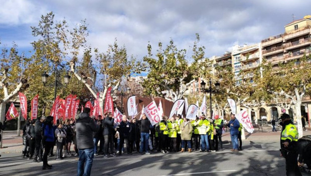 ep archivo   vigilantes de seguridad de norvik se concentran en logrono para exigir el pago de las