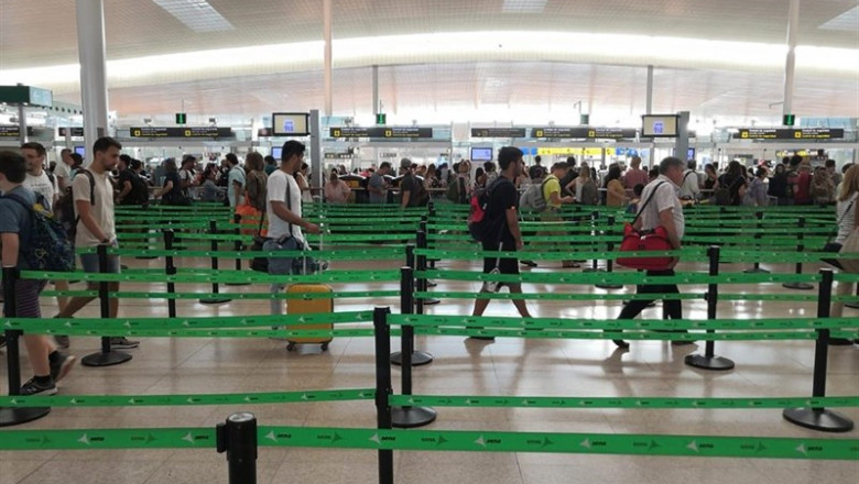 Control de seguridad del Aeropuerto de Barcelona durante la primera jornada de huelga de los trabajadores de Trablisa (Archivo). | EUROPA PRESS ep controlseguridadaeropuertobarcelona duranteprimera jornadahuelgalos trabajadorestrablisa archivo