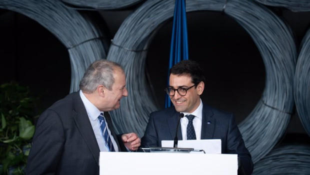 ep el ministro de industria y turismo jordi hereu i y el vicepresidente ejecutivo de la ce para la
