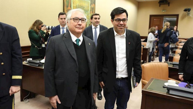 ep el ministro de universidades manuel castells i y el secretario primero del congreso por en comu