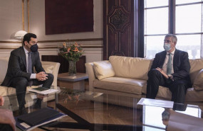 ep el presidente de la junta de andalucia juanma moreno y el presidente de renault espana jose