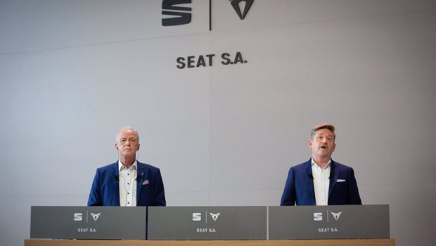 ep el vicepresidente ejecutivo de finanzas e it de seat carsten isensee y el presidente de la