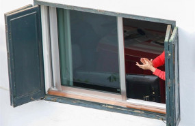 ep este domingo pocas personas se han asomado a sus ventanas y balcones para aplaudir la labor de