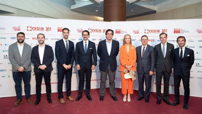 ep foto familiar de la celebracion de los premios empresariales del sur de espana premios pec ep foto familiar de la celebracion de los premios empresariales del sur de espana premios pec