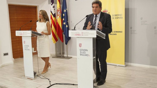 ep la ministra de trabajo yolanda diaz y el ministro de seguridad social inclusion y migraciones