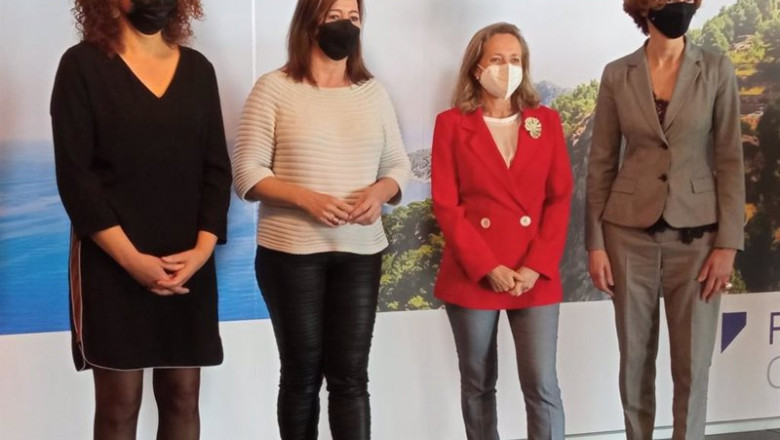 La presidenta del Consell de Mallorca, Catalina Cladera; la presidenta del Govern, Francina Armengol; la ministra de Asuntos Económicos y Transformación Digital, Nadia Calviño. | EUROPA PRESS ep la presidenta del consell de mallorca catalina cladera la presidenta del govern francina armengol