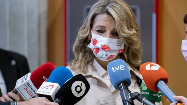 La vicepresidenta segunda y ministra de Trabajo, Yolanda Díaz, interviene a su llegada a la Conferencia Sectorial para analizar el Plan Nacional de Respuesta al Impacto de la Guerra, en el Ministerio de Asuntos Económicos, 21 de marzo de 2022, en Madrid. | A. Pérez Meca - Europa Press ep la vicepresidenta segunda y ministra de trabajo yolanda diaz interviene a su llegada a la