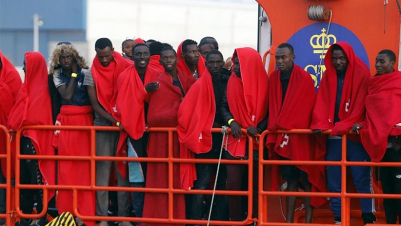 Llegada al puerto de Málaga de 73 personas rescatas de una patera por salvamento Marítimo | Álex Cámara - Europa Press ep llegada al puerto de malaga de 73 personas rescatas de una patera por salvamento maritimo
