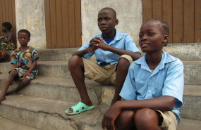 ep ninos de una escuela de los salesianos en el mercado de dantokpa benin africa