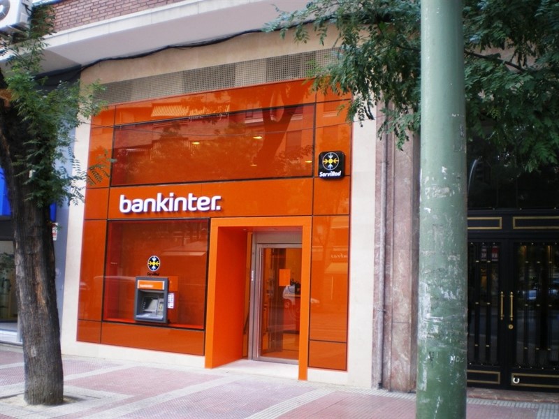 UBS recorta a Sabadell y a Bankinter: El panorama todavía es desafiante