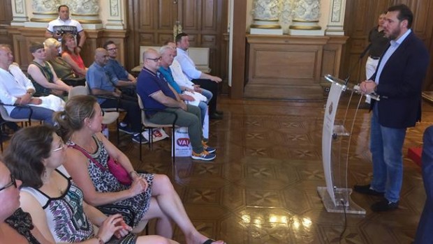 ep oscar puentedirigeun grupoalumnosuna escuelacocina sueca