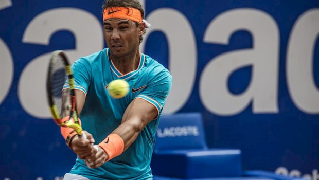 ep rafael nadal golpea un reves durante su partido ante david ferrer en el godo