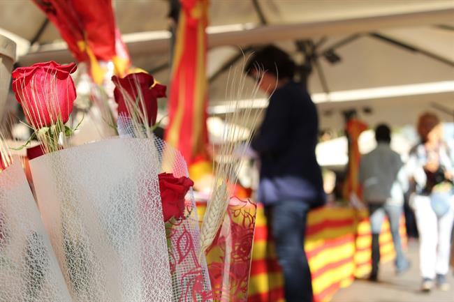 Rosas y libros en Sant Jordi | EUROPA PRESS ep rosaslibrossant jordi