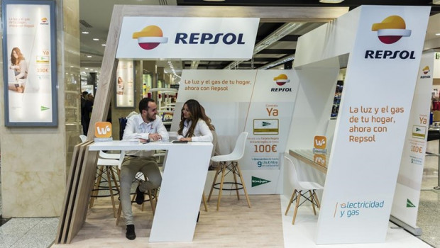 ep stand de repsol de electricidad y gas en centro de el corte ingles
