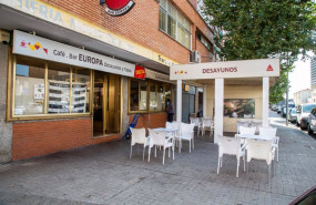 ep terraza vacia en un bar del barrio la paz perteneciente a la zona de salud la paz en badajoz