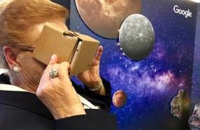 ep una treintenamujeres mayores viajan pordiala lunaa egipto gracia