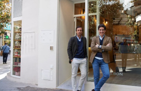 juan jurado y pablo lpez socios de silbon delante de silbon bar cap