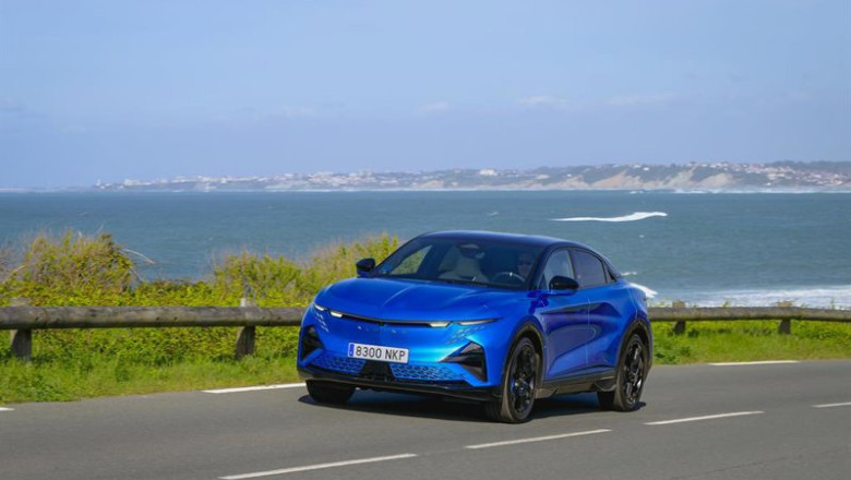 Alpine lanza el A390, su nuevo fastback eléctrico con 400 CV, 557 km de autonomía y desde 67.500 euros | ALPINE ep alpine lanza el a390 su nuevo fastback electrico con 400 cv 557 km de autonomia y desde 67500