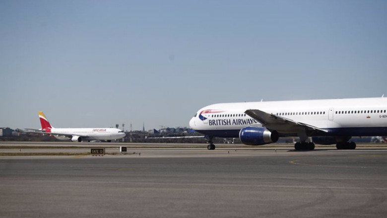 ep archivo   aviones de iberia y british airways en barajas