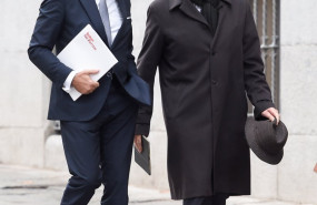 ep archivo   el expresidente del bbva francisco gonzalez d y su abogado jesus santos llegan a la
