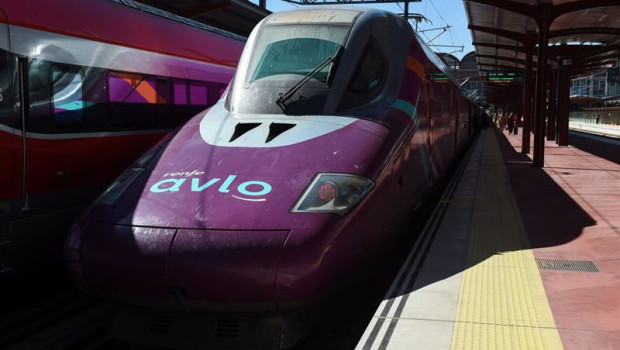 ep archivo   vista de un tren avlo en la estacion madrid chamartin clara campoamor