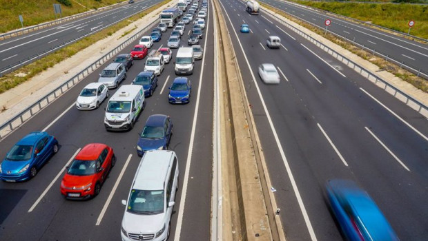 ep atascos producido por el vuelco de un camion que transporta propano y que ha provocado el corte