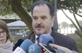 ep carlos iturgaiz atiende a los medios informativos en getxo un dia despues de ser propuesto