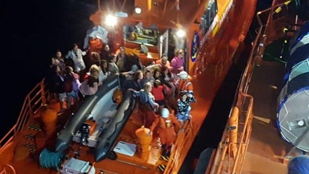 ep catamaran magictras chocarpiedrasfondomar