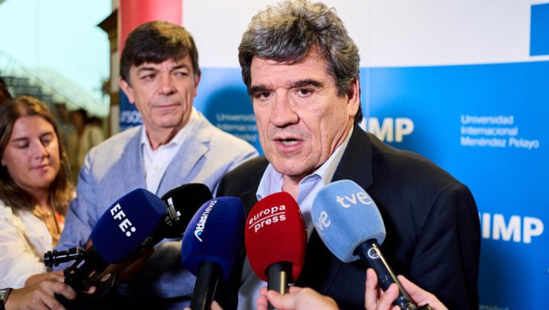 ep el gobernador del banco de espana jose luis escriva en declaraciones a los medios en la