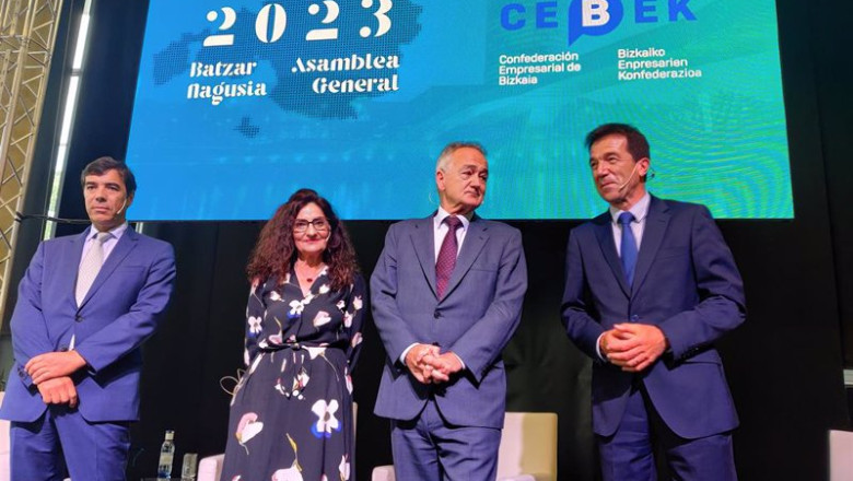 ep encuentro de cebek con el presidente de kutxabank anton arriola la ceo de eroski rosa carabel y ep encuentro de cebek con el presidente de kutxabank anton arriola la ceo de eroski rosa carabel y